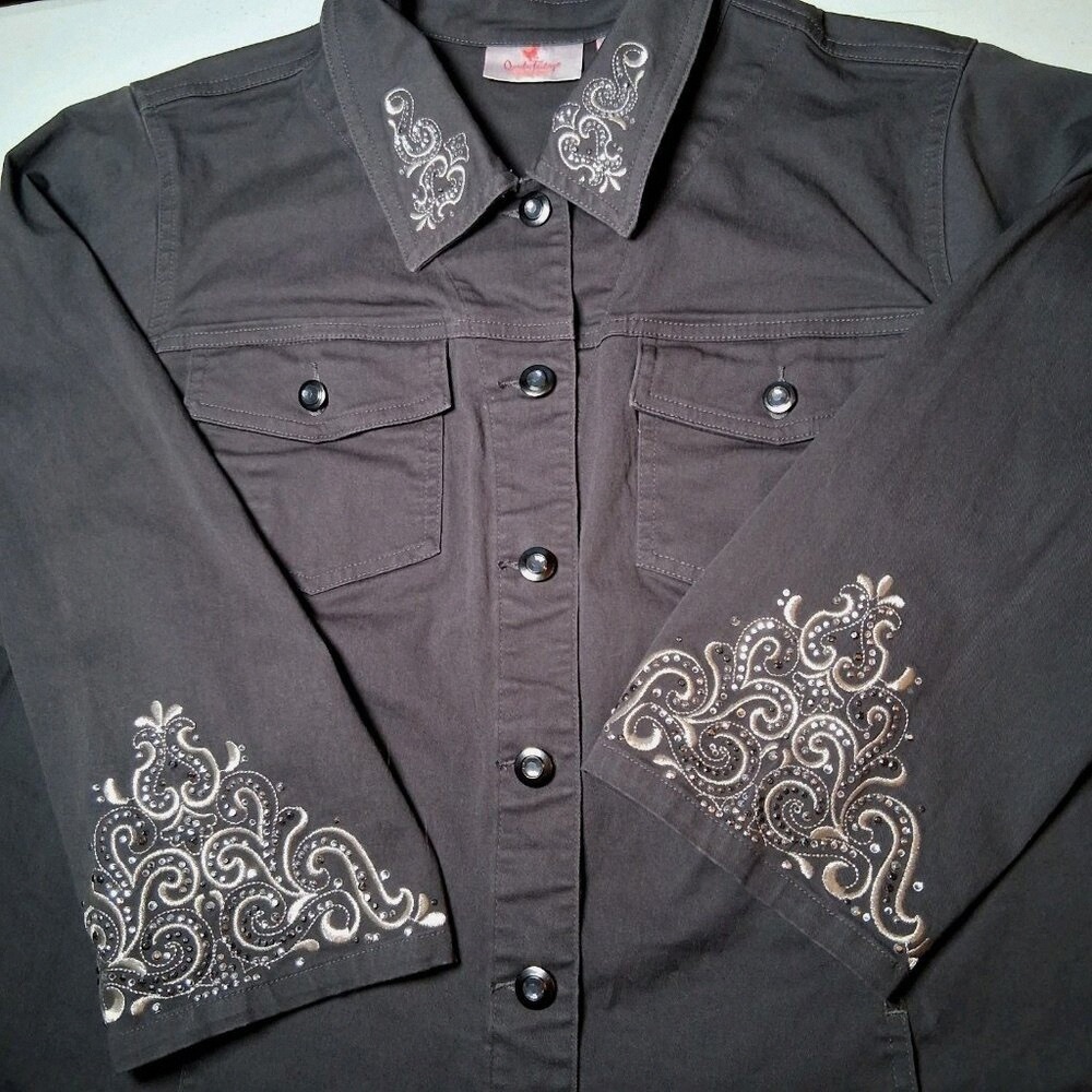 Embroidered Gray Button-Up Jacket - image 3